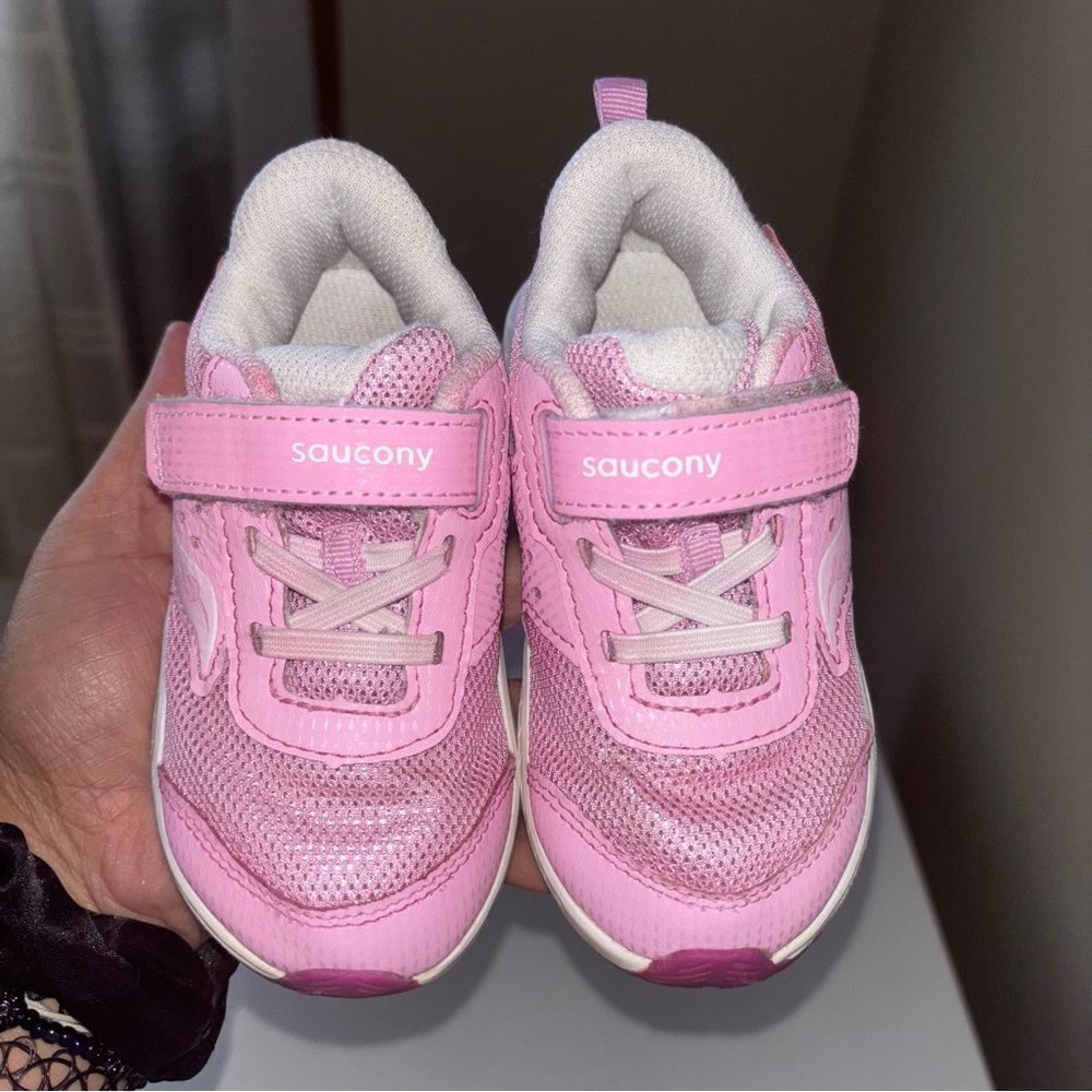 Saucony Wide Fit Toddler Girl Kids Pink Velcro Sneakers Size 8W